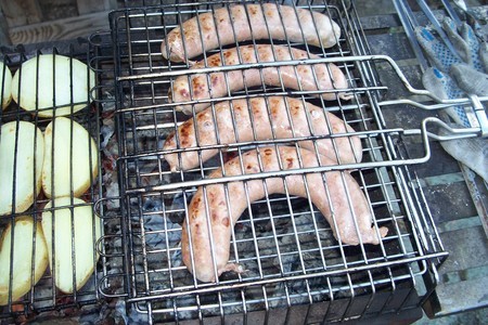 Маринованные колбаски-гриль с картошечкой-гриль: шаг 8