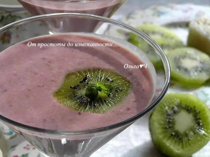 Кокосовый коктейль с бананом и вишней: шаг 4
