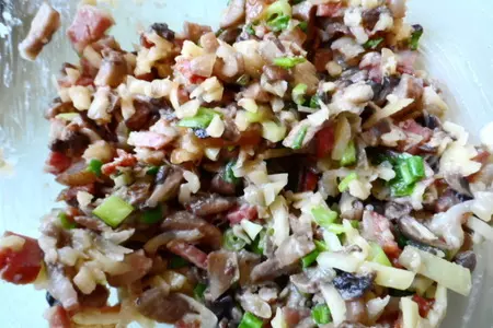 Киш с грибами сыром и беконом.: шаг 2