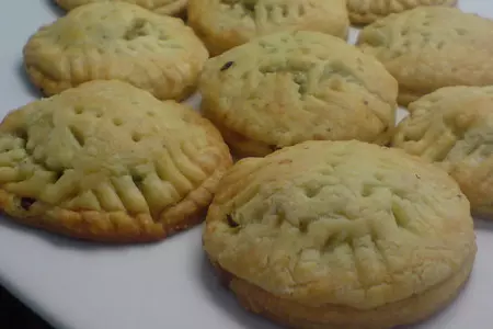 Сырные пирожки с цуккини,зелёным лучком и...сыром!: шаг 8