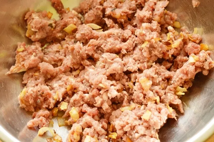 Мясные роллы, по мотивам мэнти кацу (menchi katsu): шаг 1