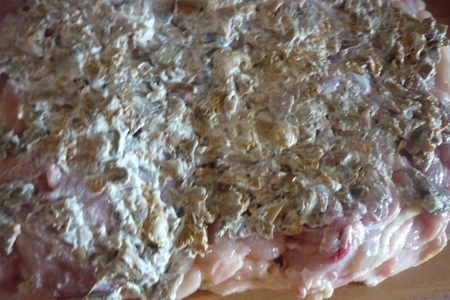 Рулет из курицы с грибами, орехами и сыром для папы насти(к/ф кухня): шаг 7