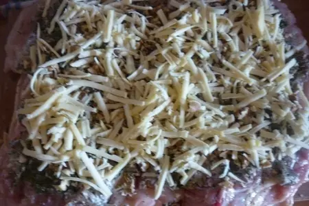 Рулет из курицы с грибами, орехами и сыром для папы насти(к/ф кухня): шаг 8
