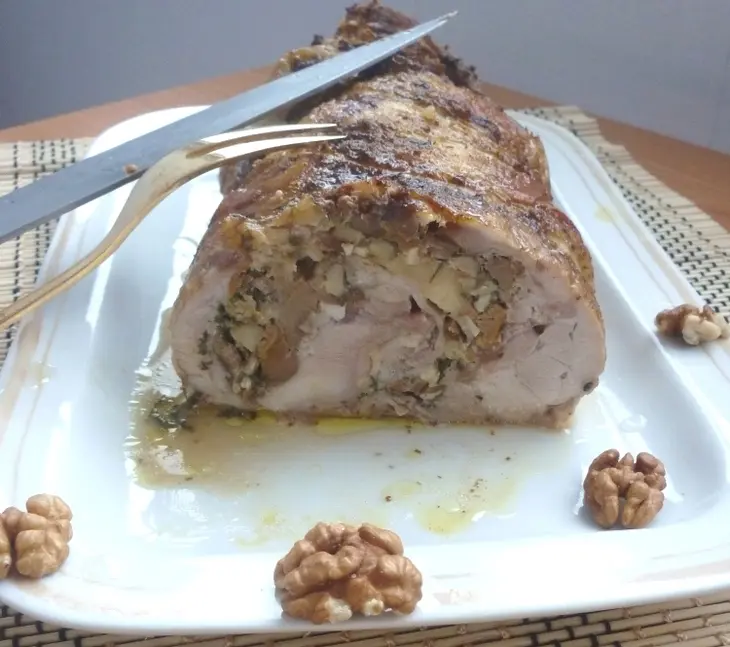 Рулет из курицы с грибами, орехами и сыром для папы насти(к/ф кухня): шаг 10