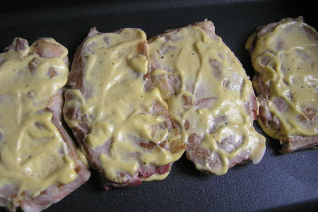 Запечённые свиные кусочки шейного карбонада в французской горчице.: шаг 2