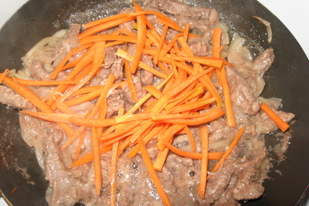 Лапша с говядиной и овощами в соусе терияке: шаг 3