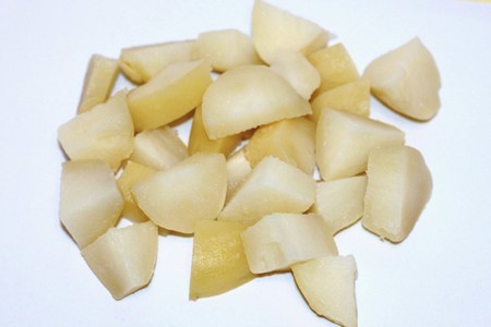 Салат из картофеля с квашенной капустой и грибами: шаг 2