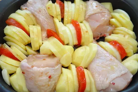 Пикантная куриная грудка с картофелем в духовке: шаг 3