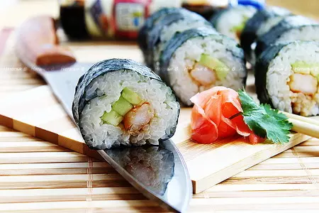 Роллы с овощами и креветками: шаг 9