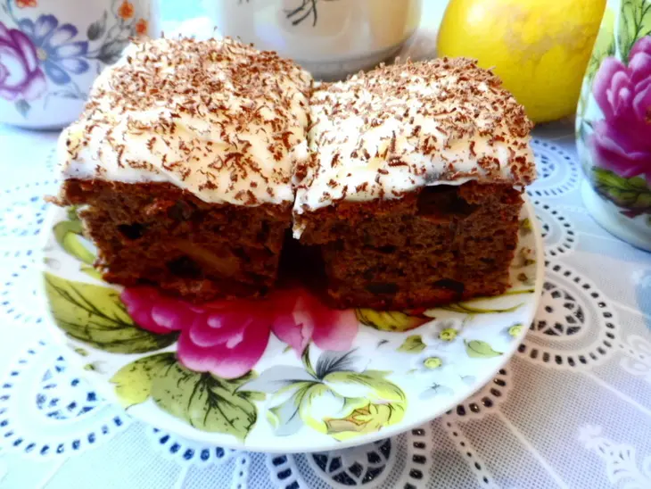 Шоколадный кекс-пирог с черносливом и орехами.: шаг 7