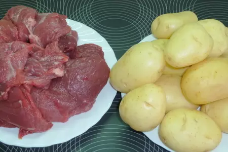 Молодой картофель под ароматным ярким тулупом: шаг 1