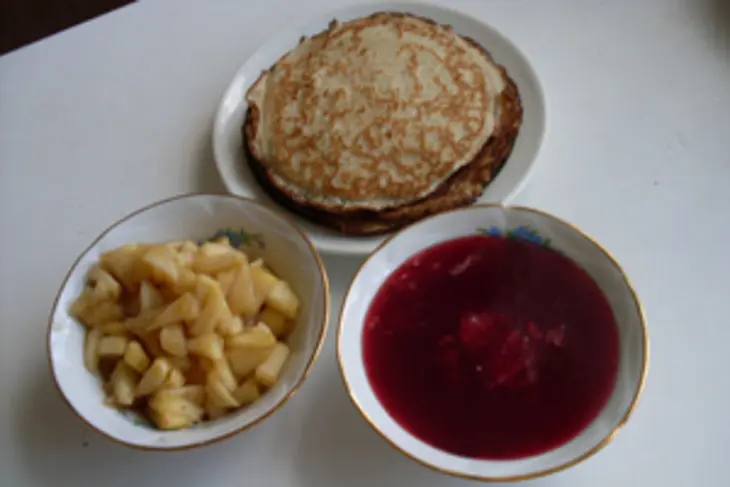 Блинчики с яблоками и клюквенным соусом: шаг 2
