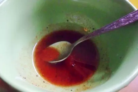 Тёплый картофельный салат с красным луком и маслинамии: шаг 3
