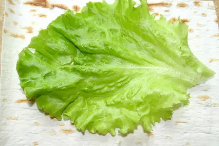 Быстрая гриль-закуска в лаваше с маринованной морковью и копченой семгой: шаг 4