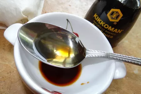 Быстрая гриль-закуска в лаваше с маринованной морковью и копченой семгой: шаг 10