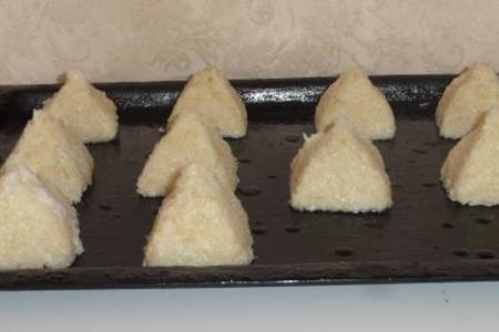 Еврейские пирамидки из кокоса: шаг 4