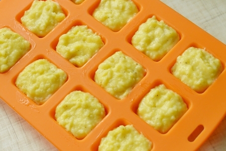 Картофельные мини-кексы со сливочным сыром и икрой.: шаг 3
