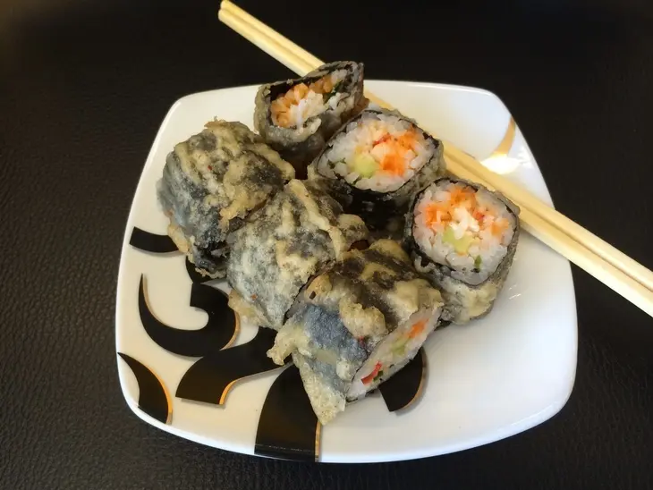 Теплые роллы с мясом краба: шаг 4