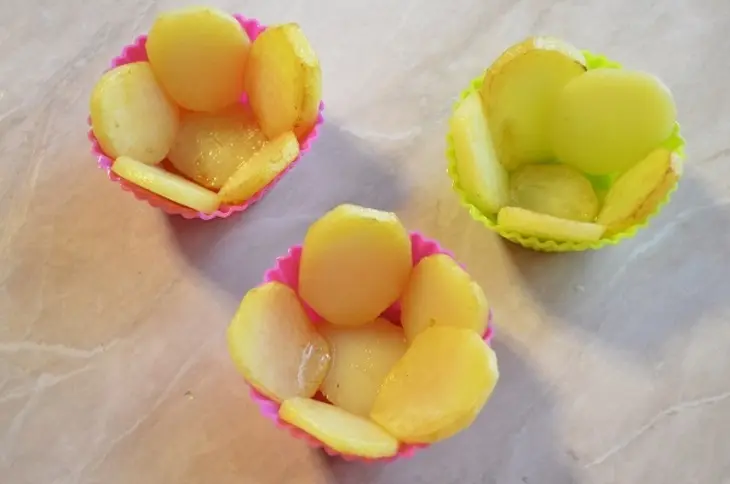 Картофельные корзинки с сыром и чесноком.: шаг 4