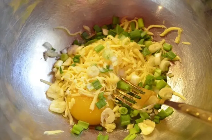 Картофельные корзинки с сыром и чесноком.: шаг 5