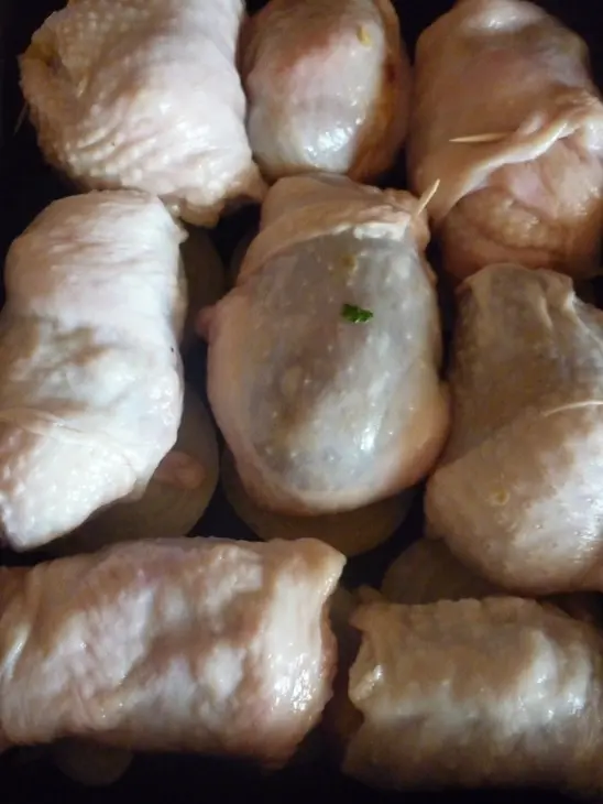 Молодой фаршированный картофель, да в куриной шкурке: шаг 5