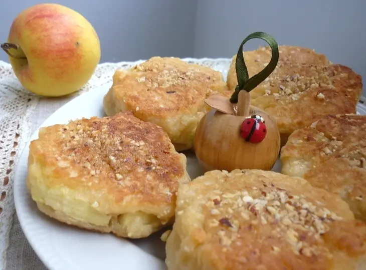 Яблоки в сырниках: шаг 7