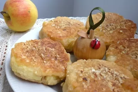 Яблоки в сырниках: шаг 7