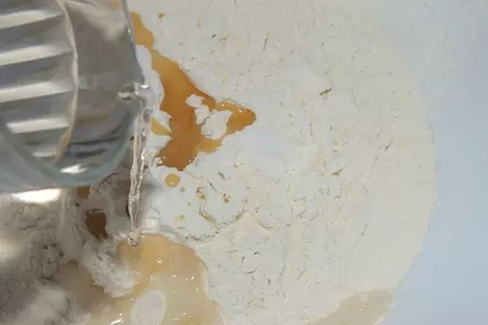 Молдавская вертута с яблоками, орехами и корицей: шаг 2