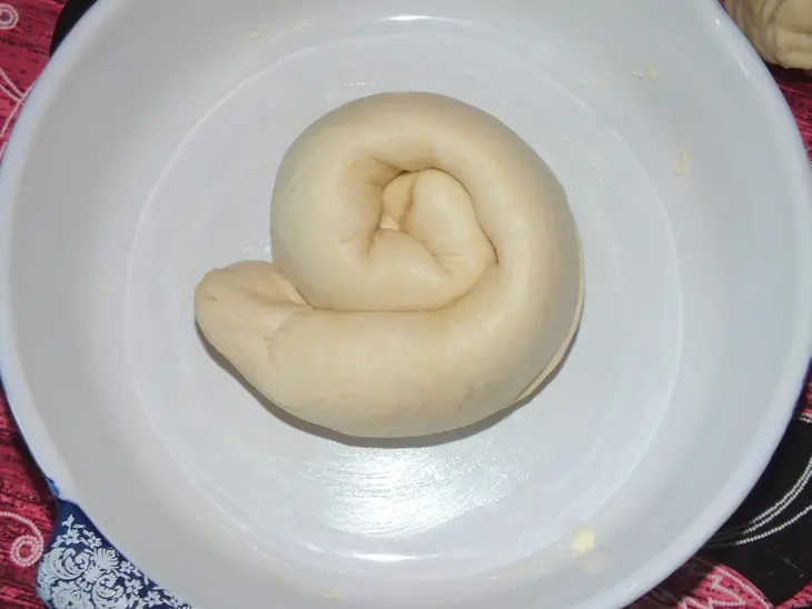Молдавская вертута с яблоками, орехами и корицей: шаг 6
