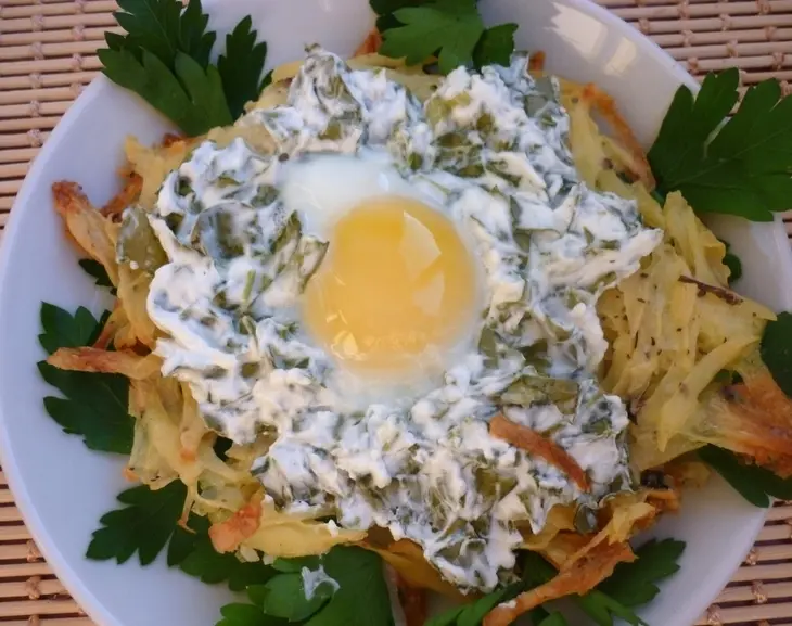 Картофельные гнёзда с козьим сыром и щавелём: шаг 7