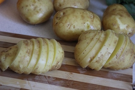 Кебаб из молодого картофеля в духовке: шаг 1