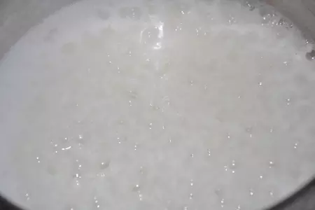 Champorado - филиппинская шоколадная каша-пудинг.: шаг 1