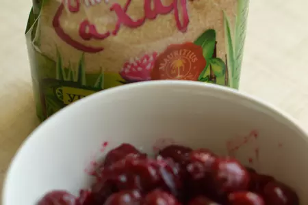 Творожная запеканка с вишневым соусом.: шаг 5