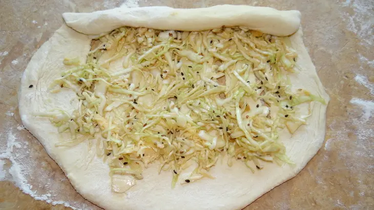 Открытые булочки с маринованной капустой, сыром и кунжутом (идеи для пикника): шаг 5
