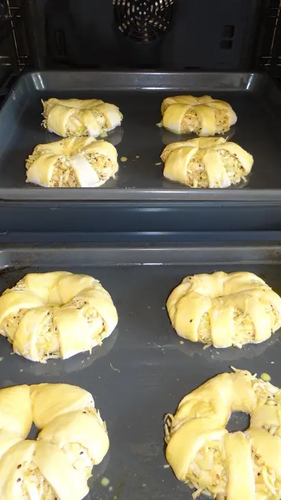 Открытые булочки с маринованной капустой, сыром и кунжутом (идеи для пикника): шаг 7