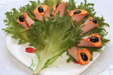 Закусочный колбасный букет: шаг 6