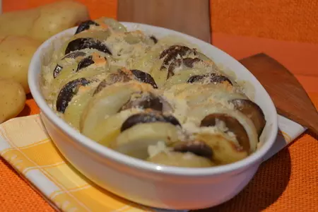 Молодой картофель с грибами: шаг 7