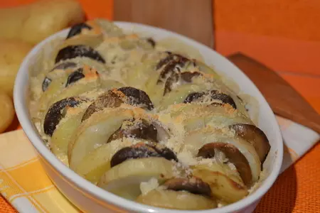 Молодой картофель с грибами: шаг 8