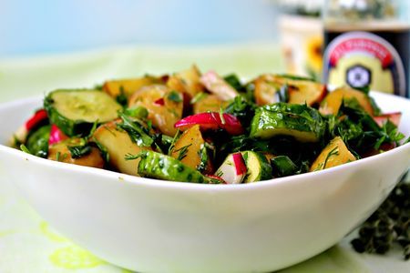 Салат с молодым картофелем и овощами: шаг 10
