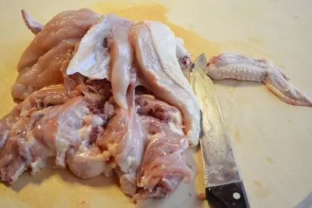Рулет из целой курицы с ветчиной: шаг 5