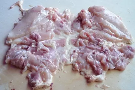 Рулет из целой курицы с ветчиной: шаг 9
