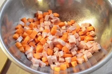 Рулет из целой курицы с ветчиной: шаг 14