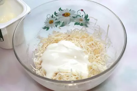 Конвертики из лаваша c колбасой: шаг 5
