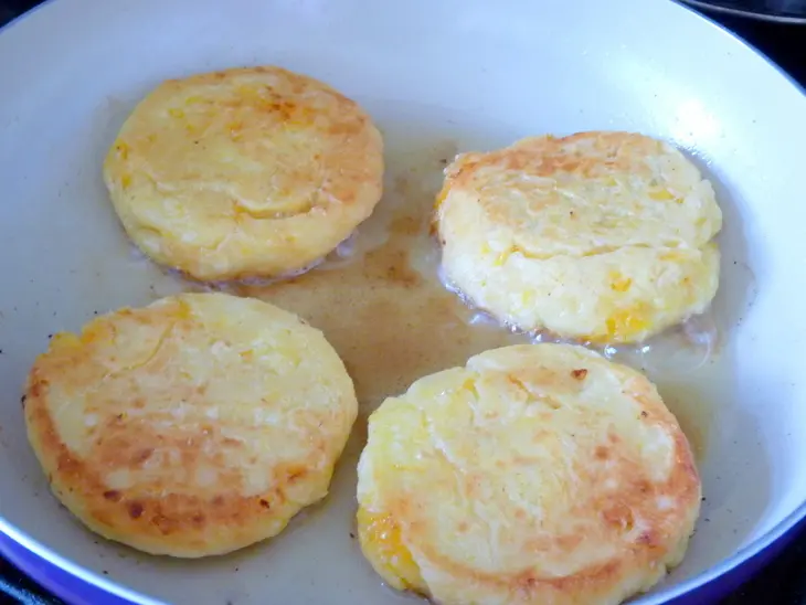 Сырники c мандаринами.: шаг 5