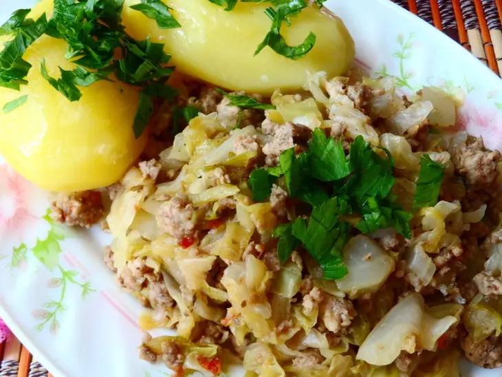 Капуста тушёная с фаршем (вкус американского гриля: шаг 5