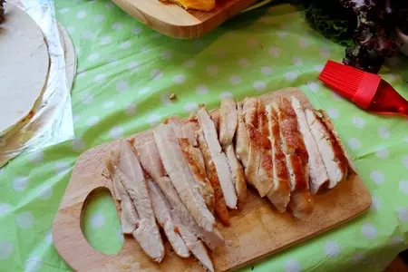 Лаваш с овощами и курицей: шаг 6