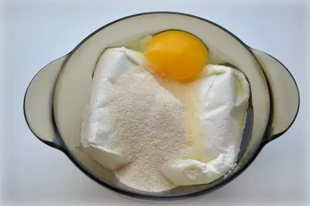 Сырники с шоколадным сюрпризом: шаг 2