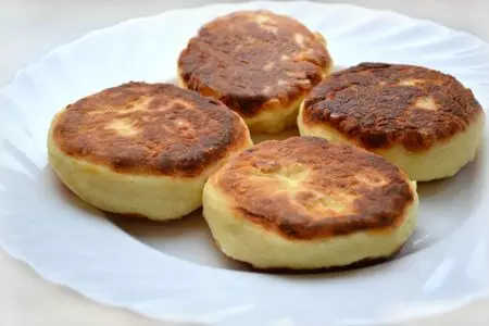 Сырники с шоколадным сюрпризом: шаг 6