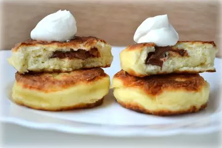 Сырники с шоколадным сюрпризом: шаг 7