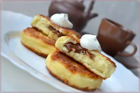 Сырники с шоколадным сюрпризом: шаг 9